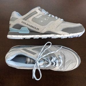 Saucony Women’s size 8 XT 600 sneakers
